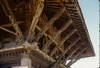 Aisseliers en bois sculptés du temple d'Indreshwar Mahadev.  