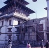 Restauration du sanctuaire de Seto Bhairav au pied du temple de Degutale. 