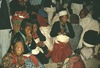 Nouvel An tibétain fêté par les Tamang au stupa de Bodnath (hiver 1974) : femmes Tamang en prière 