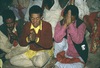 Nouvel An tibétain fêté par les Tamang au stupa de Bodnath (hiver 1974) : prières 