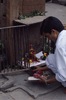 Indra Jatra : installation de la statue d'Indra en bas du mât (1er jour)