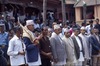 Indra Jatra : cérémonie d'érection du mât (1er jour, astrologiquement daté)