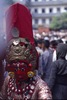 Indra Jatra : cérémonie d'érection du mât (1er jour, astrologiquement daté). A cette occasion, toutes les troupes de danses sont présentes