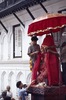 Indra Jatra : changement de la statue d'Hanuman pendant la cérémonie d'érection du mât (1er jour, astrologiquement daté) 
 