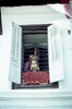 Indra Jatra : exposition de la statue d'un personnage militaire pendant la cérémonie d'érection du mât (1er jour, astrologiquement daté)
