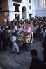 Indra Jatra : Kishi, l'éléphant d'Indra (troupe de Kilagal) devant le char de la Kumari (2ème jour)
