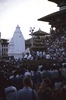 Indra Jatra : procession accompagnant le départ du char de la Kumari 
 