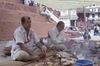 Indra Jatra : sacrifice au feu (rituel brahmanique)