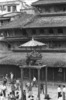 Indra Jatra : construction du char/échafaudage portant la statue d'Indra