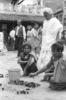 Indra Jatra : préparation des offrandes pour les rituels funéraires liés à Indra