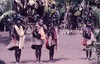 Femmes sur le Nasara: Les femmes esquissent quelques pas de danse sur le Nasara.